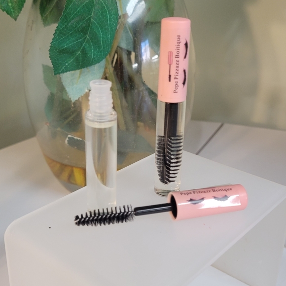 Amazing Proprietary Handmade Formula PURE Castor oil & vit E. GROWS long lashes - Picture 6 of 15